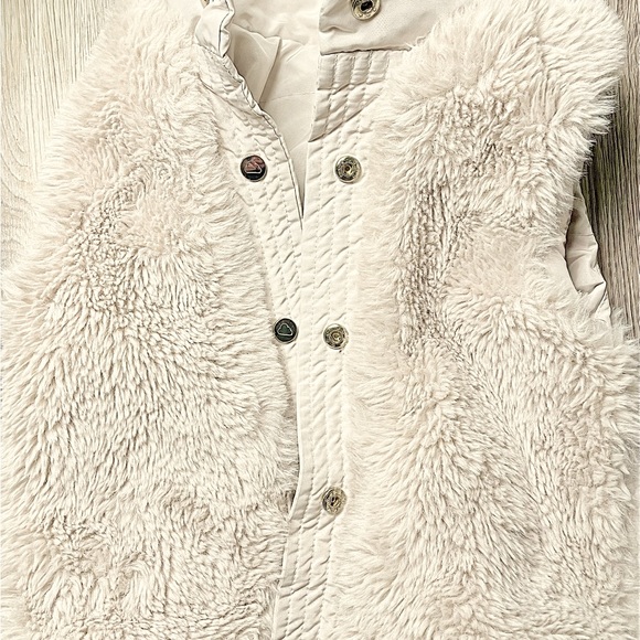 Adorable Little Girls Mayoral Cream Reversible Vest - Picture 4 of 4